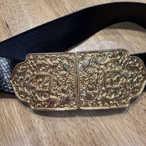 VTG. ACCESSOCRAFT‎ WOMENS GOLDTONE ORNATE WIDE BELT BUCKLE 7.75X2.75\